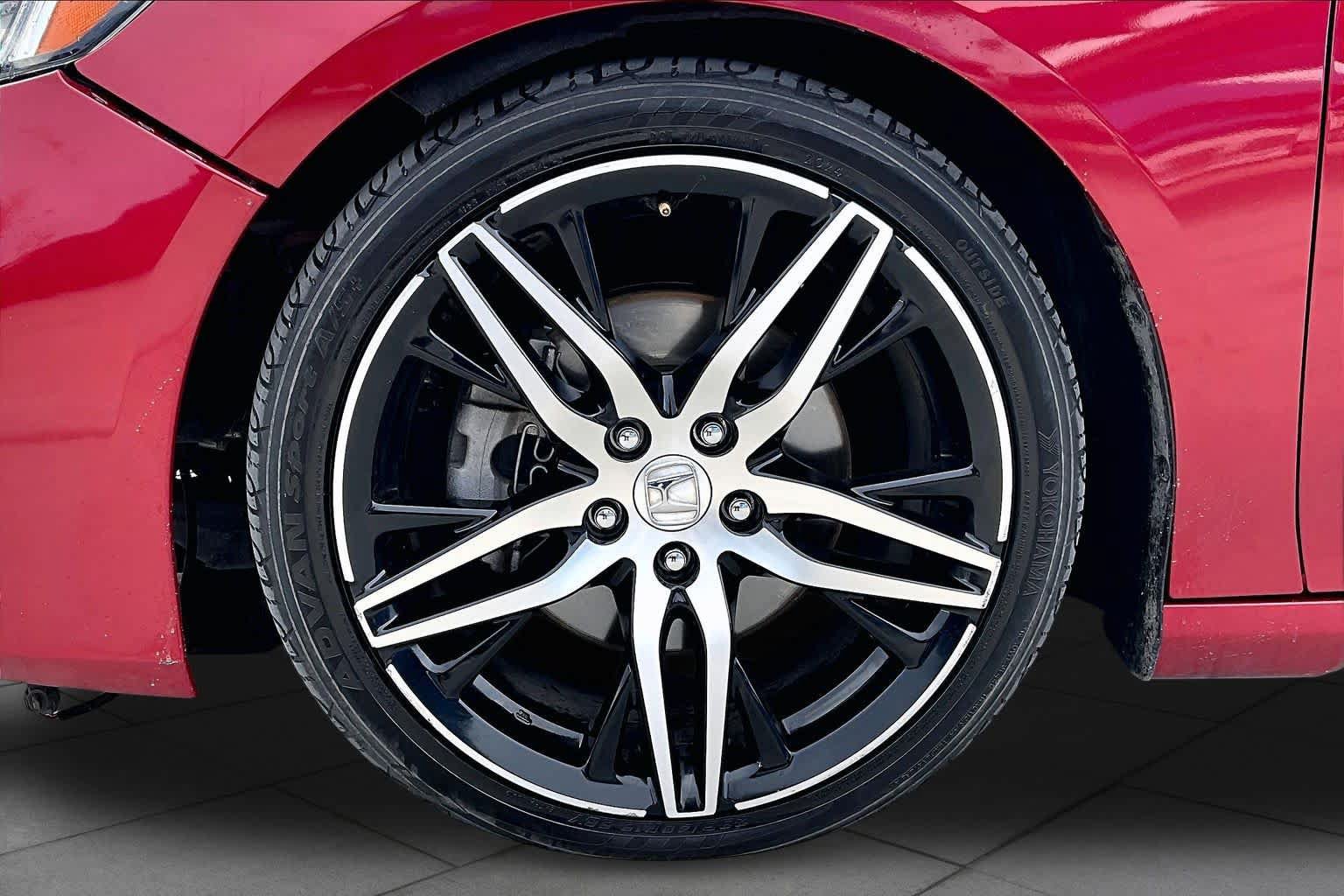 Used 2021 Honda Accord Touring image 9