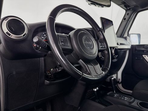 Used 2016 Jeep Wrangler Unlimited Sahara image 20