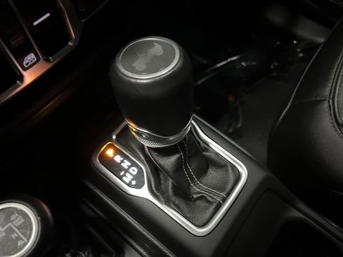 Used 2021 Jeep Wrangler Unlimited Sahara image 20