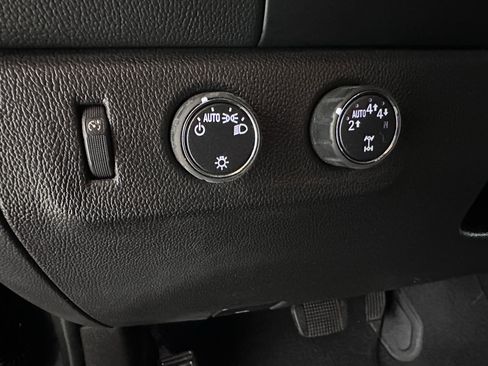 Used 2020 Chevrolet Colorado LT image 38