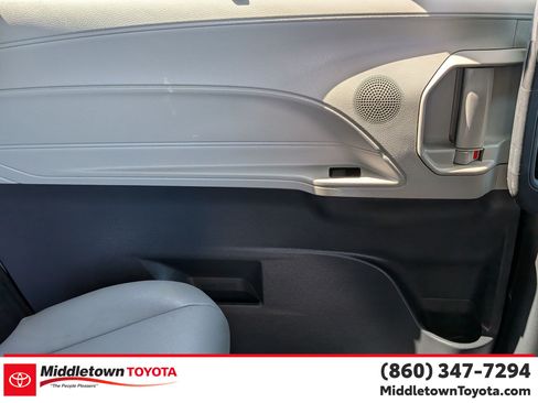 Certified 2024 Toyota Sienna XLE AWD/4WD image 27
