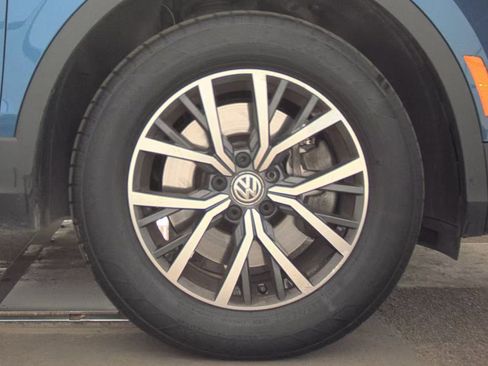 Used 2018 Volkswagen Tiguan SE image 20