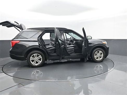 Used 2022 Ford Explorer XLT w/ Equipment Group 202A image 30