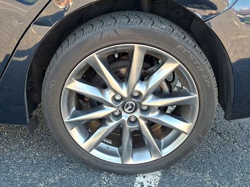 Used 2018 MAZDA MAZDA3 Touring FWD image 5