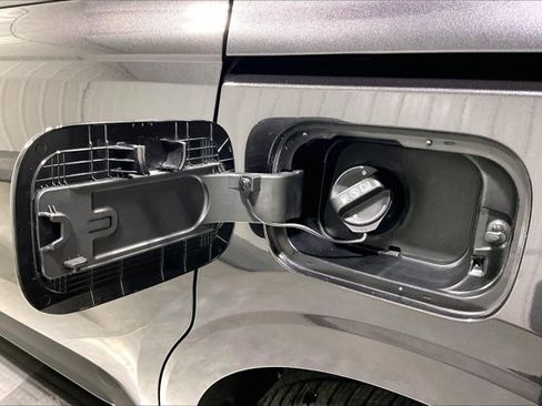 Used 2024 Kia Carnival LX image 43