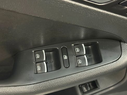 Used 2014 Volkswagen Jetta GLI image 24