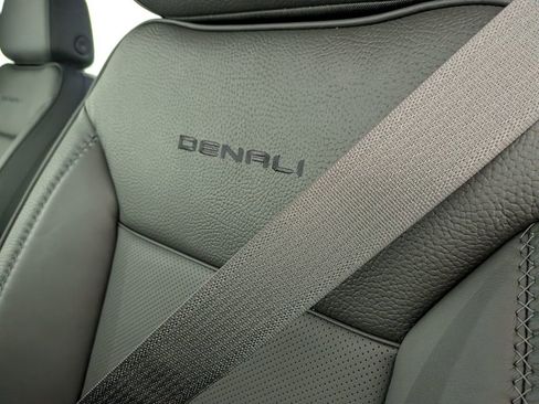 New 2026 GMC Yukon XL Denali w/ LPO, Floor Liner Package image 18