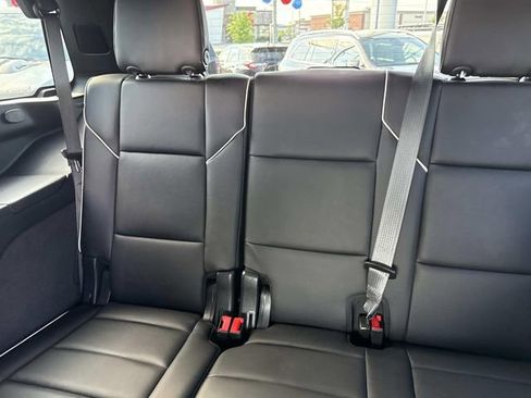 Used 2023 Cadillac Escalade Premium Luxury image 19