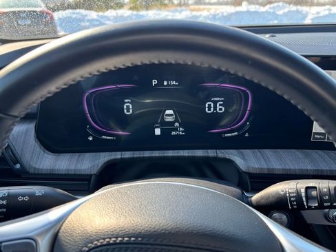 Used 2024 Kia Telluride EX w/ EX Captain's Chair Package image 44