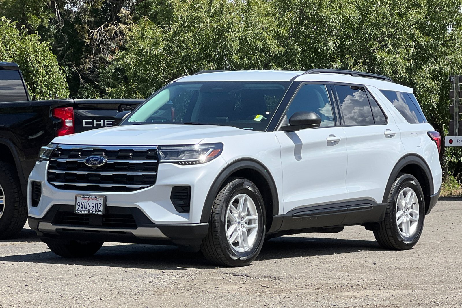 Used 2026 Ford Explorer Active RWD image 8