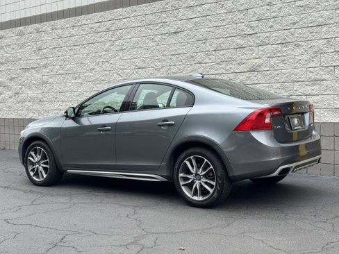 Used 2016 Volvo S60 T5 Cross Country Platinum image 2