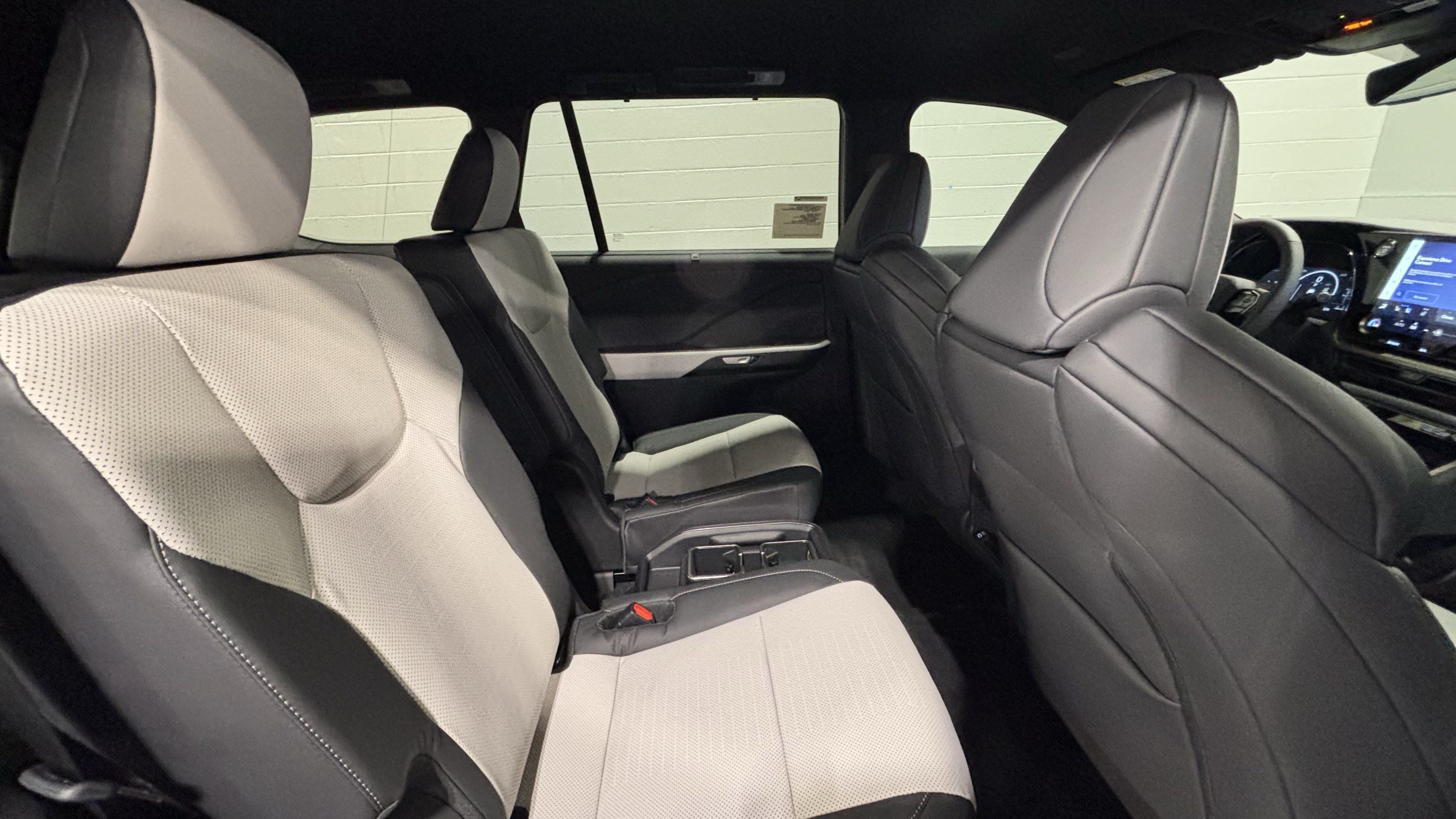 Used 2026 Lexus TX 500h AWD w/ Technology Package image 38