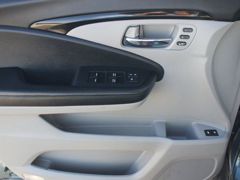 Used 2019 Honda Pilot Elite image 23