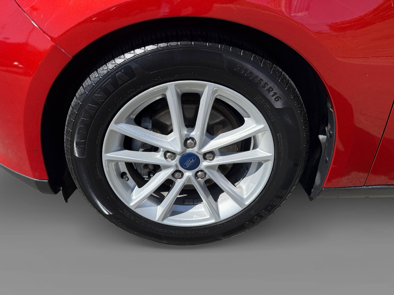 Used 2018 Ford Focus SE FWD image 9