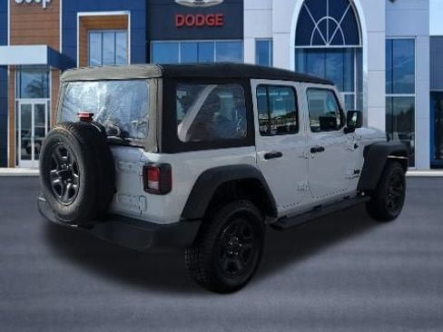 Used 2022 Jeep Wrangler Unlimited Sport image 5