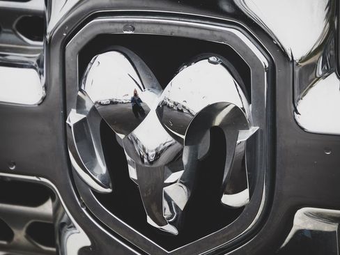 Used 2017 RAM 1500 Laramie w/ Convenience Group image 25