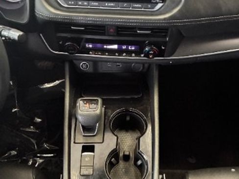 Used 2023 Nissan Rogue SV w/ SV Premium B Package FWD image 24