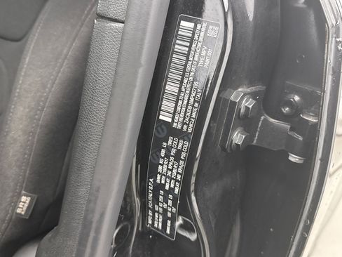 Used 2021 Jeep Renegade Latitude w/ Luxury Group I image 11