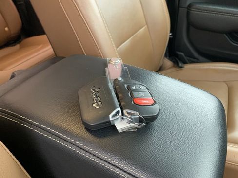 Used 2021 Jeep Wrangler Rubicon image 33