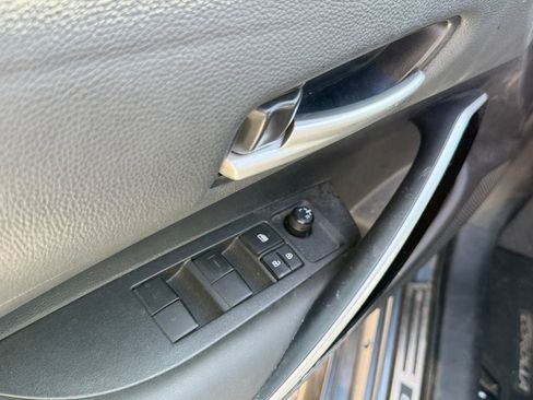 Used 2022 Toyota Corolla XSE FWD image 22