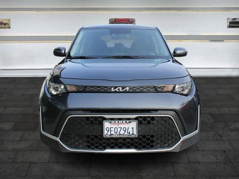 Used 2023 Kia Soul LX image 2