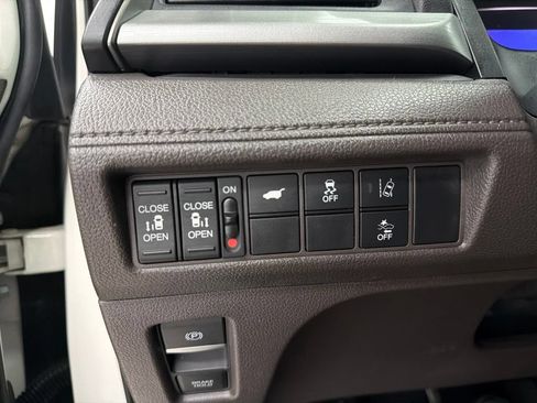 Used 2018 Honda Odyssey EX-L image 19