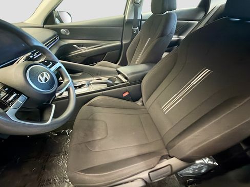 Used 2024 Hyundai Elantra SEL FWD image 11