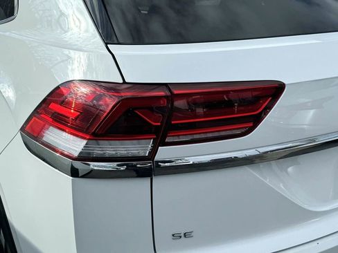 Used 2021 Volkswagen Atlas Cross Sport SE image 10
