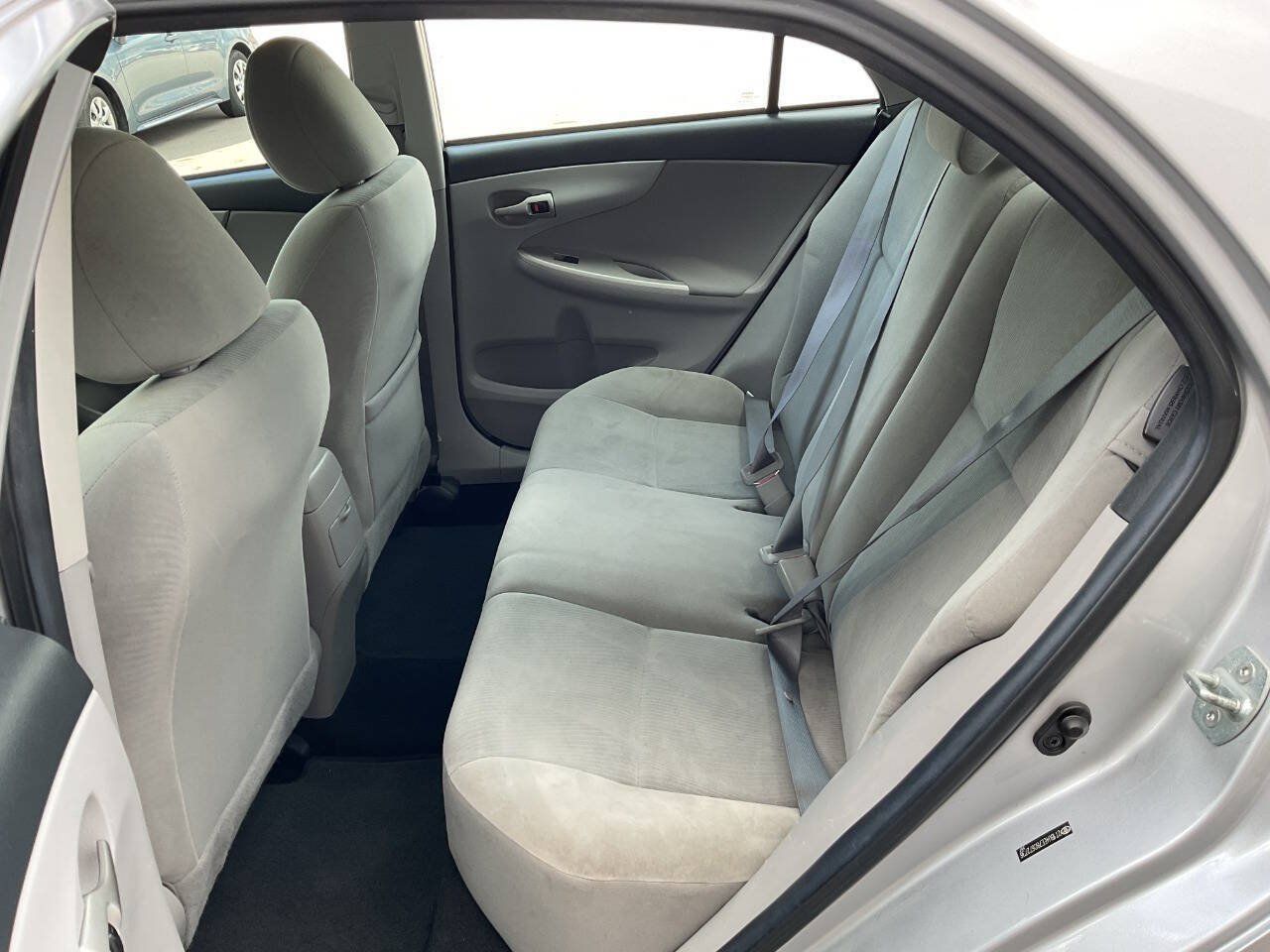 Used 2011 Toyota Corolla LE FWD image 23