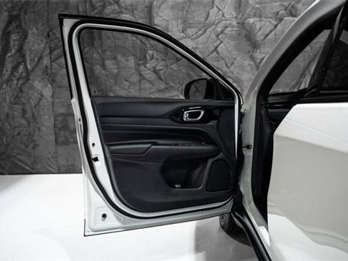 New 2026 Jeep Compass Latitude image 4