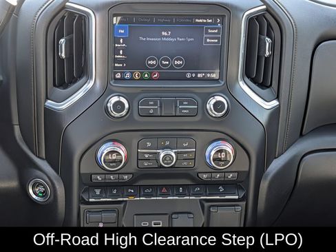Used 2022 GMC Sierra 2500 AT4 w/ AT4 Premium Plus Package AWD/4WD image 18