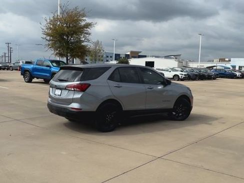 Certified 2024 Chevrolet Equinox LS w/ LS Convenience Package image 8