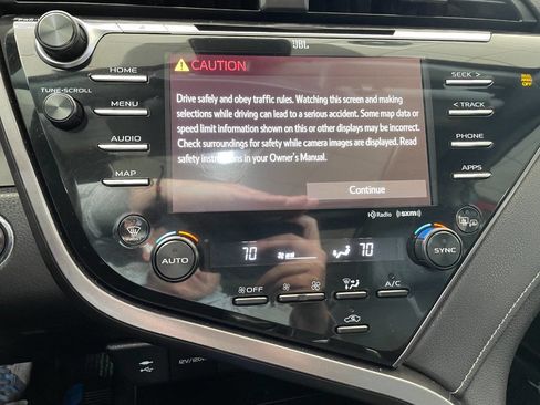 Used 2019 Toyota Camry XSE image 32