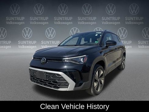 Used 2025 Volkswagen Taos SE image 3