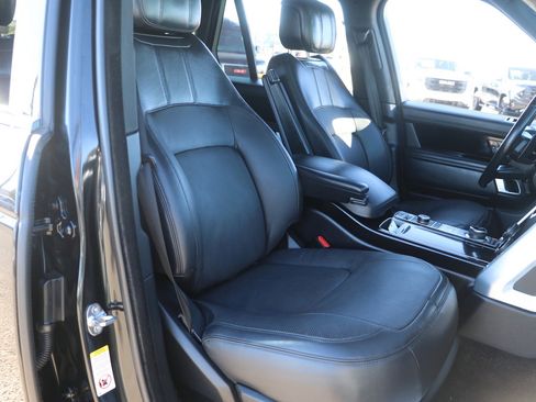 Used 2020 Land Rover Range Rover HSE image 38