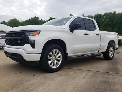 Used 2023 Chevrolet Silverado 1500 Custom AWD/4WD image 8