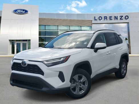 Used 2022 Toyota RAV4 XLE w/ Convenience Package image 1
