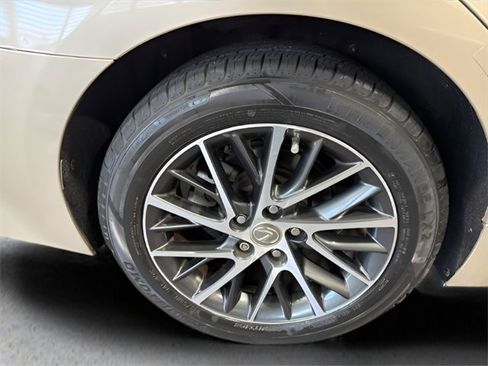 Used 2017 Lexus ES 350 image 39