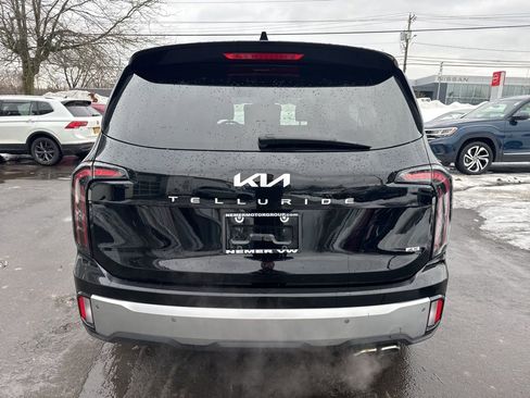 Used 2023 Kia Telluride EX w/ EX Captain's Chair Package image 5
