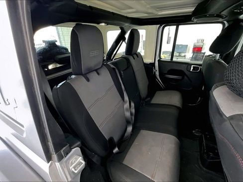 Used 2018 Jeep Wrangler Unlimited Sport S image 35