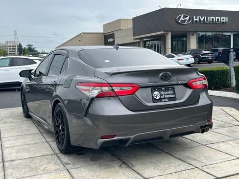 Used 2019 Toyota Camry SE FWD image 7