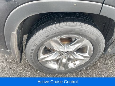 Used 2019 Toyota Highlander Limited AWD/4WD image 12