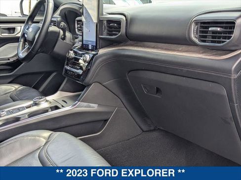 Used 2023 Ford Explorer Platinum w/ Technology Package image 24
