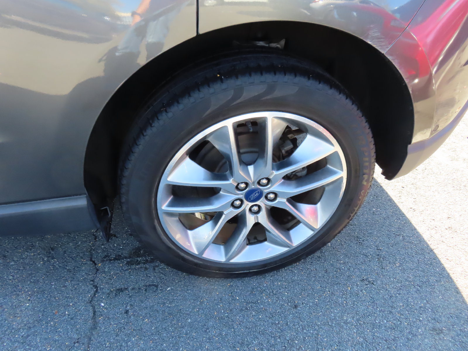 Used 2017 Ford Edge Titanium w/ Equipment Group 302A AWD/4WD image 12