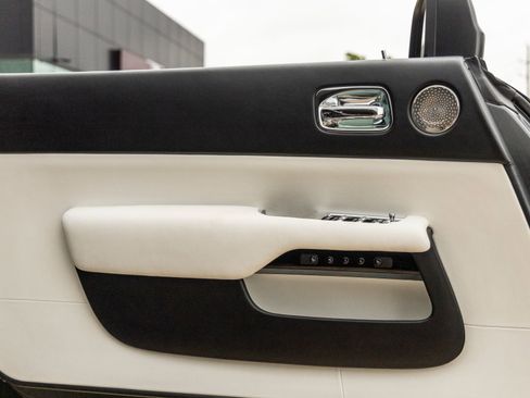 Used 2018 Rolls-Royce Wraith RWD image 24