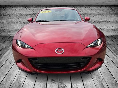 Used 2025 MAZDA MX-5 Miata RF Grand Touring image 2