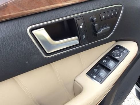 Used 2013 Mercedes-Benz E 350 4MATIC Sedan image 16