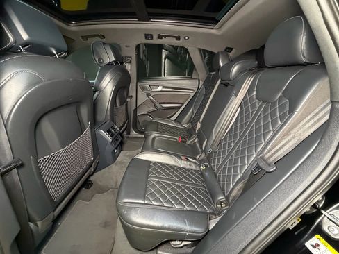 Used 2018 Audi SQ5 Premium Plus w/ Navigation Package image 19