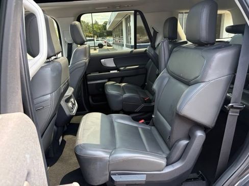 Used 2025 Ford Expedition Active AWD/4WD image 18