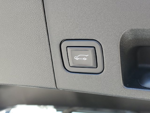 Used 2022 Cadillac XT4 Premium Luxury w/ Safety Alert Package AWD/4WD image 11